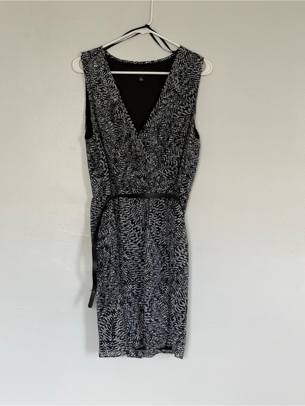 AB Studio Abstract Black & White Sleeveless Dress with Built in Belt
